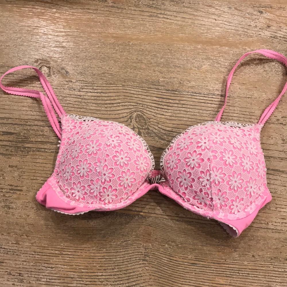 Victoria’s Secret bra size 32C